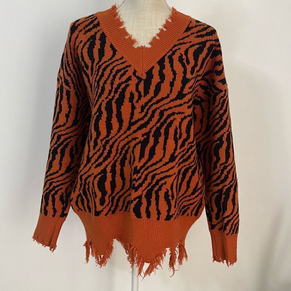 Blue B Tiger Print Knit Sweater Women’s Size S/M